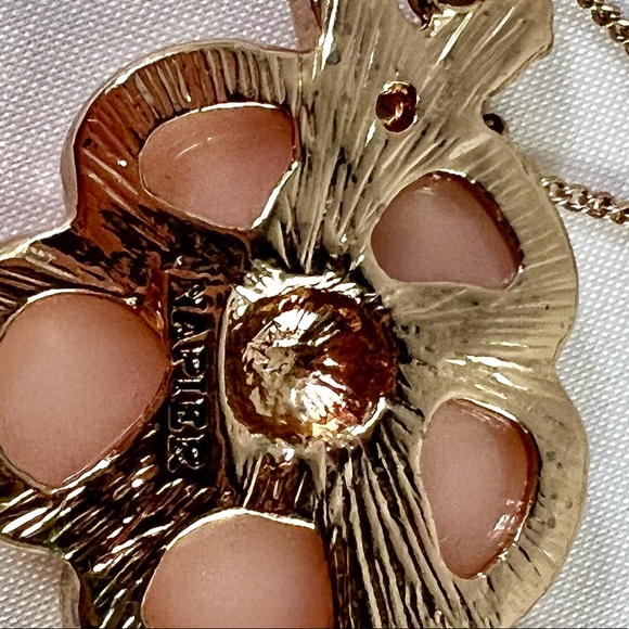 Napier Flower Necklace Peach Colored Flower Adjustable Double Gold Tone Chain - Picture 7 of 7